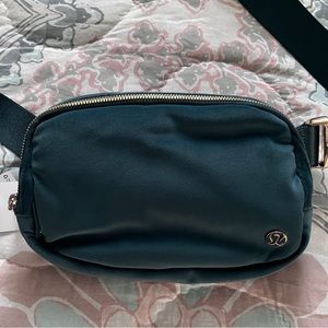NWT Lululemon Everywhere Belt Bag 1L Velour Green Jasper and Gold